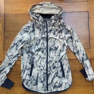 NWOT Lululemon running jacket